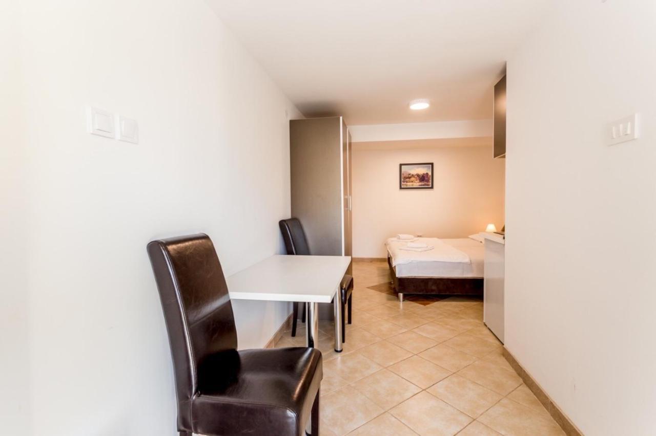 Apartments Belani Херцег Нови Екстериор снимка
