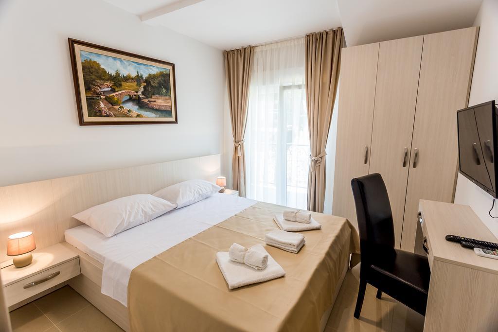Apartments Belani Херцег Нови Екстериор снимка