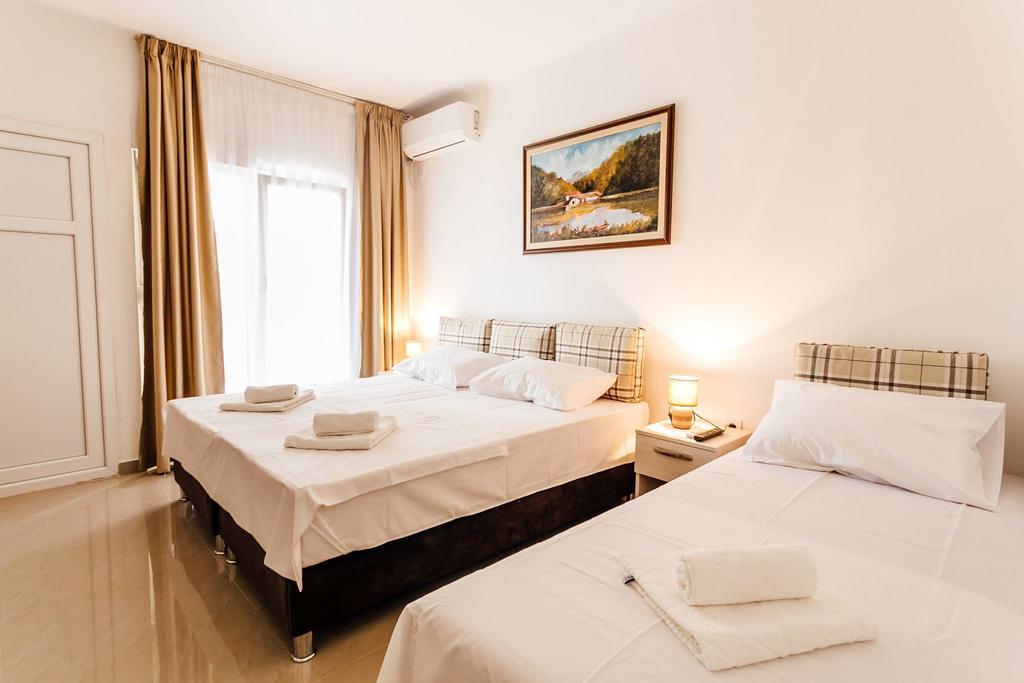 Apartments Belani Херцег Нови Екстериор снимка