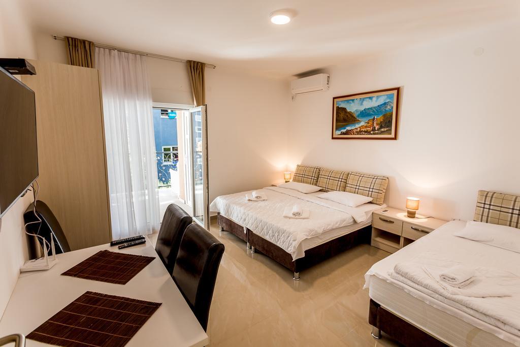 Apartments Belani Херцег Нови Екстериор снимка