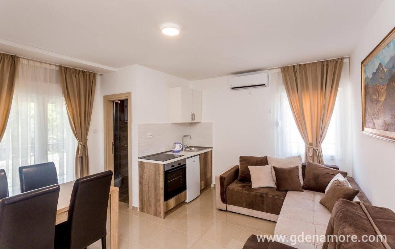 Apartments Belani Херцег Нови Екстериор снимка